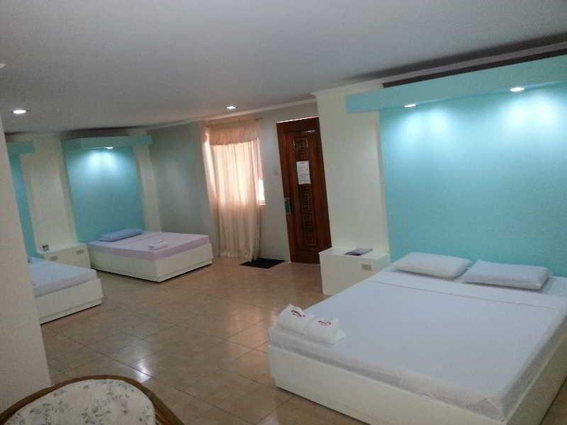 Queen\'S Beach Resort Manoc-Manoc Exterior photo